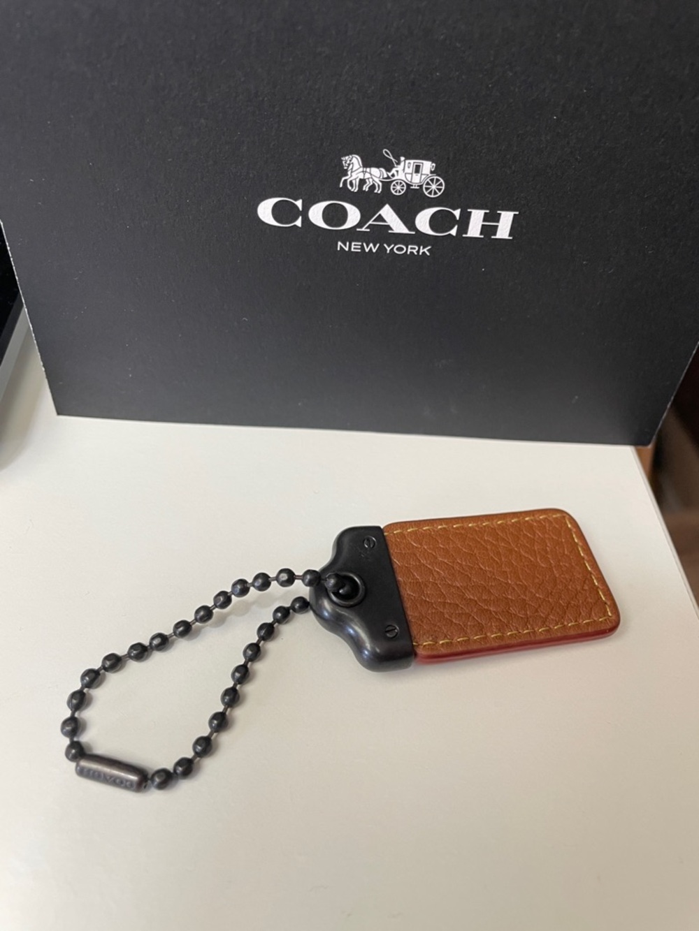 Coach 1941 Large Hangtag in Saddle / Black Copper - Picture 3 of 7